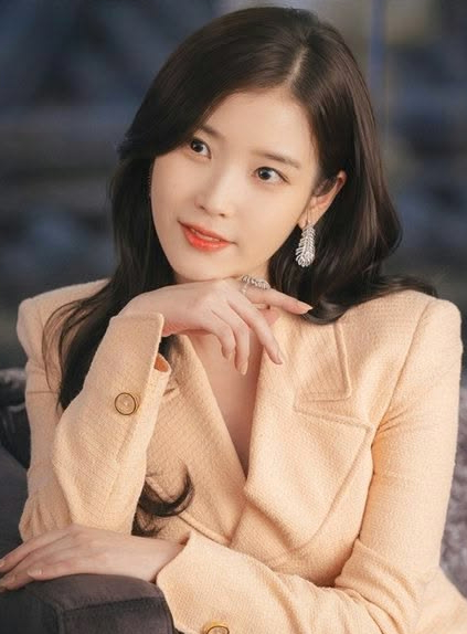 IU as Seong Hui Ju